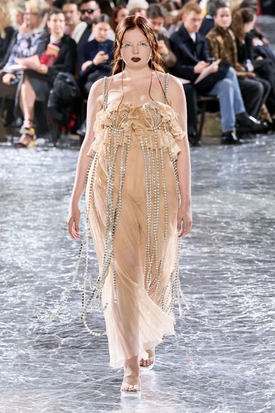 Look 24